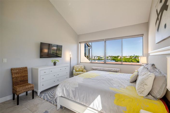 Image No.25-2 Bed Property for sale