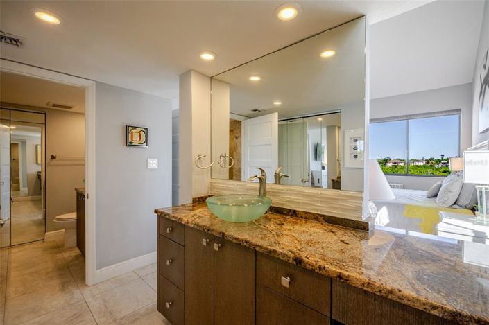 Image No.30-2 Bed Property for sale