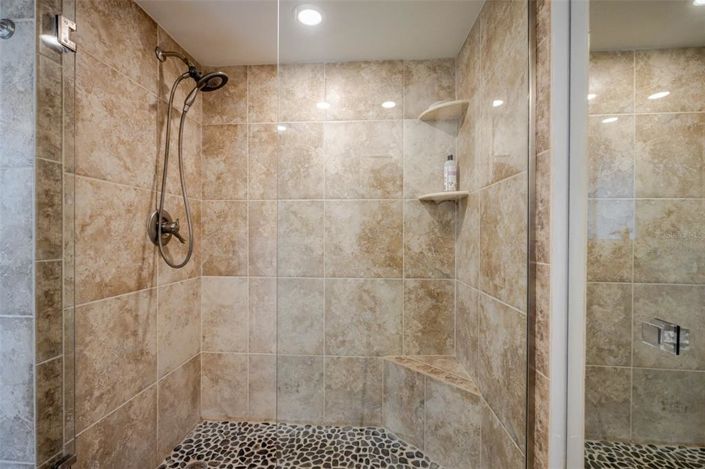 Image No.33-2 Bed Property for sale