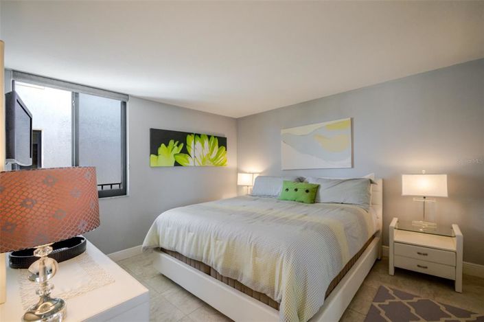 Image No.34-2 Bed Property for sale