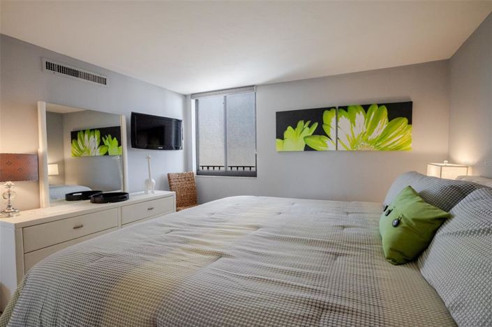 Image No.35-2 Bed Property for sale