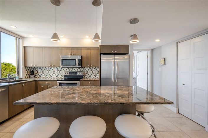 Image No.7-2 Bed Property for sale