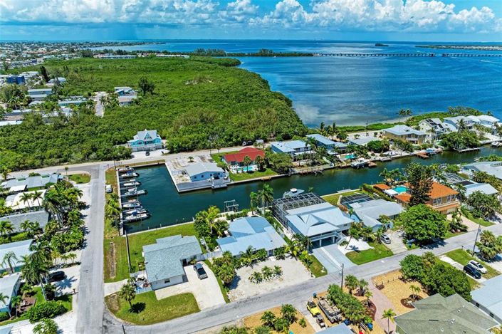 Image No.10-3 Bed Property for sale