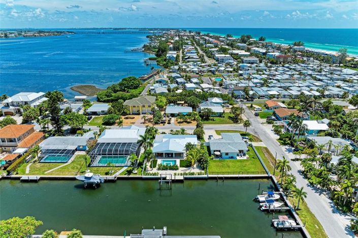 Image No.11-3 Bed Property for sale