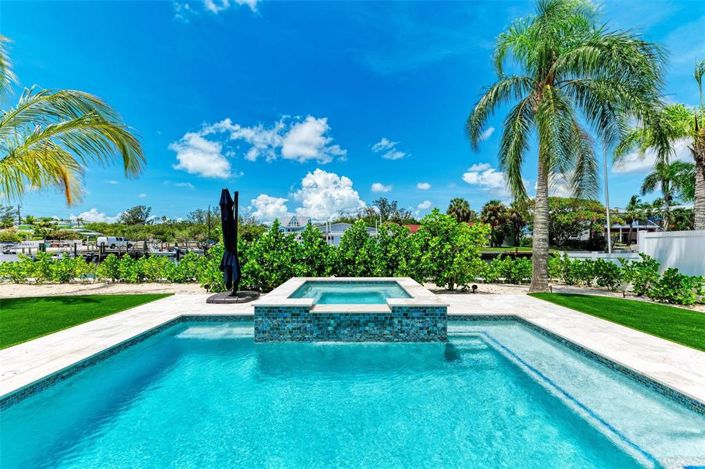 Image No.55-3 Bed Property for sale