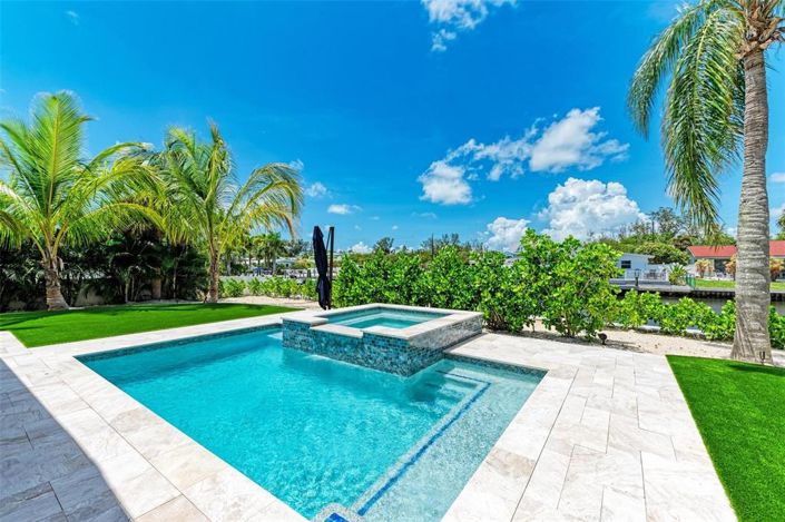 Image No.56-3 Bed Property for sale