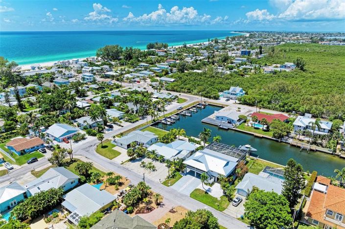 Image No.9-3 Bed Property for sale