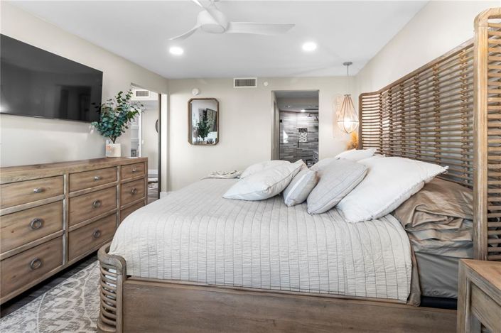 Image No.16-2 Bed Property for sale