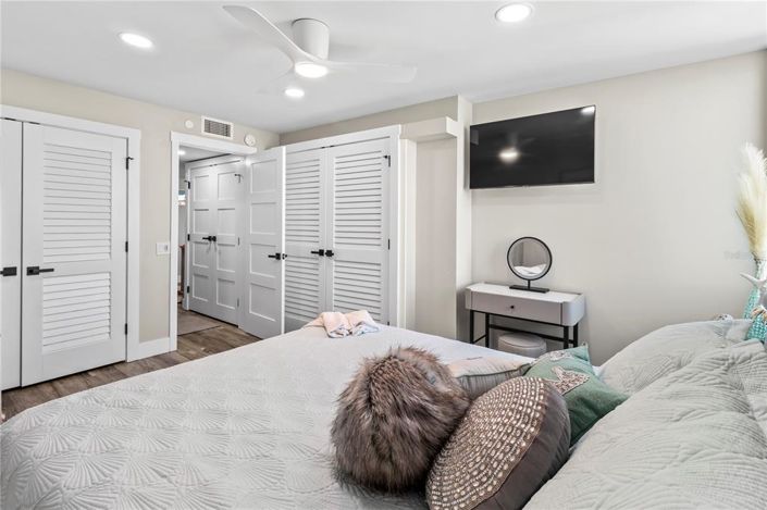 Image No.22-2 Bed Property for sale