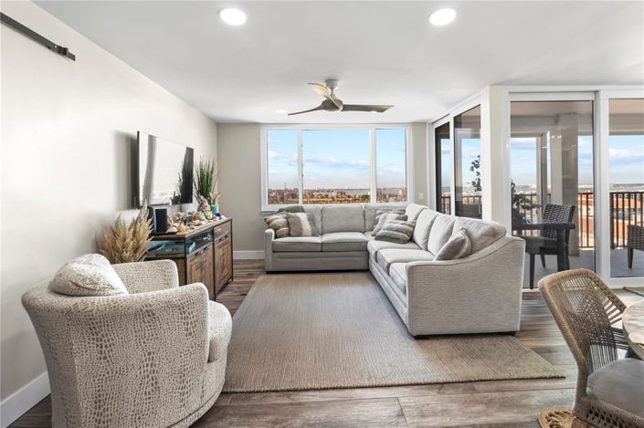 Image No.6-2 Bed Property for sale