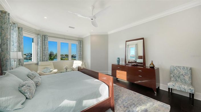 Image No.39-3 Bed Property for sale