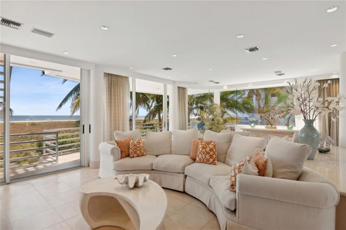 Image No.16-3 Bed Property for sale