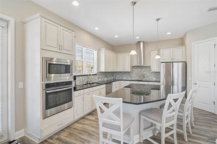 Image No.10-3 Bed Property for sale