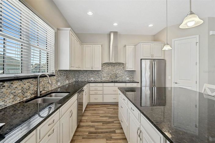 Image No.11-3 Bed Property for sale