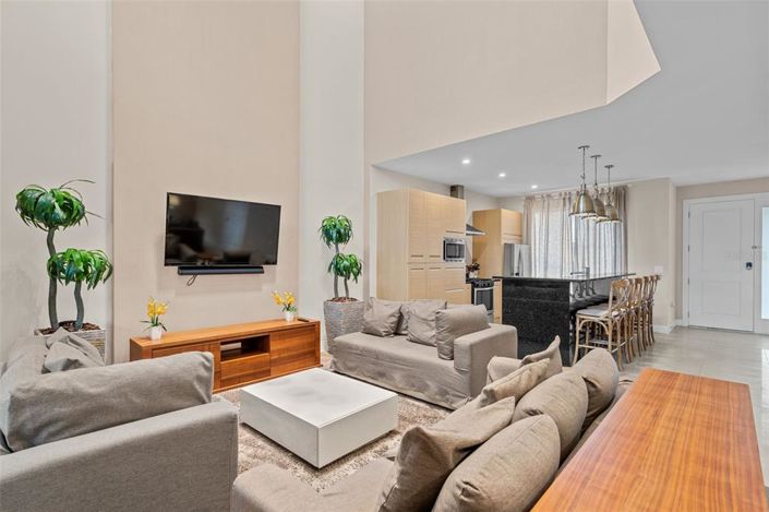 Image No.13-3 Bed Townhouse for sale