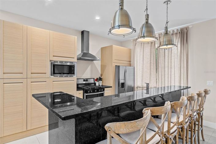 Image No.14-3 Bed Townhouse for sale