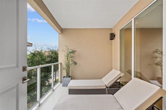 Image No.25-3 Bed Townhouse for sale