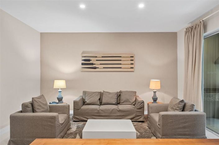 Image No.8-3 Bed Townhouse for sale