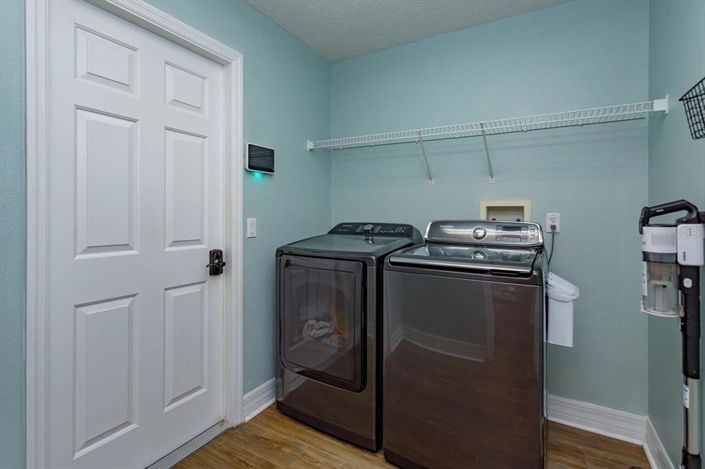 Image No.19-3 Bed Property for sale