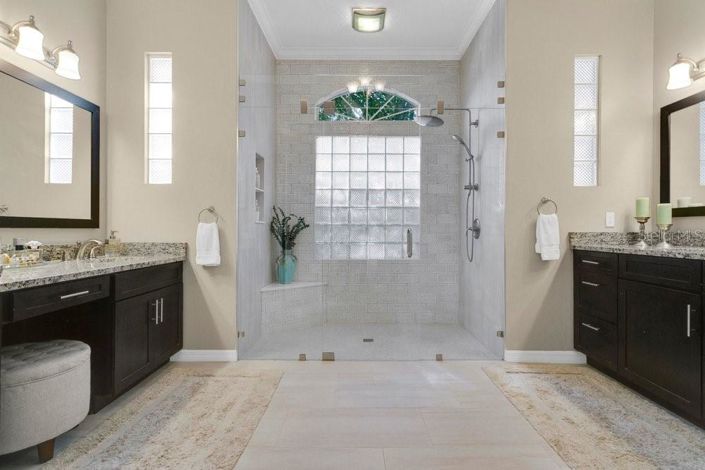 Image No.16-5 Bed Property for sale