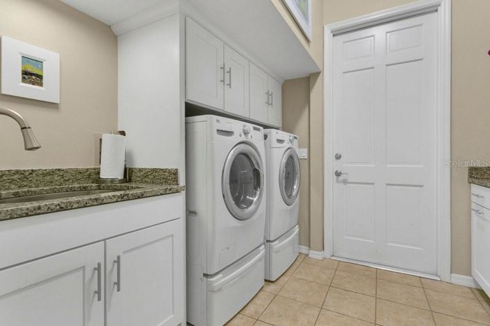 Image No.24-5 Bed Property for sale