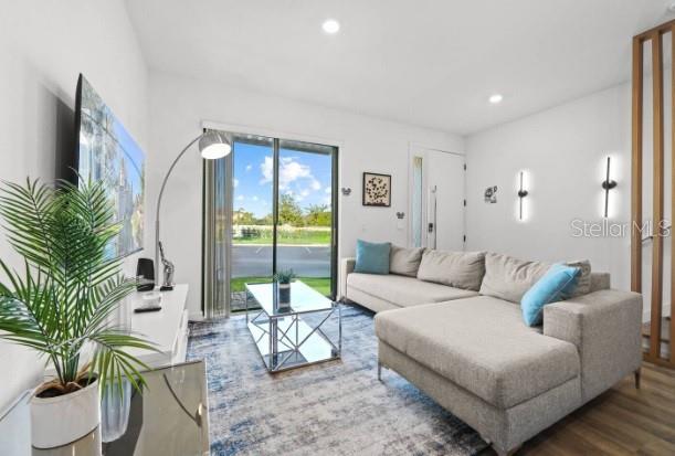 Image No.2-3 Bed Townhouse for sale