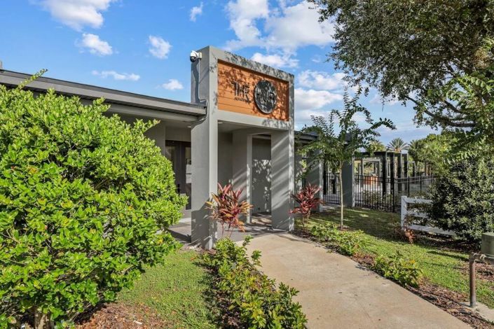 Image No.20-3 Bed Townhouse for sale