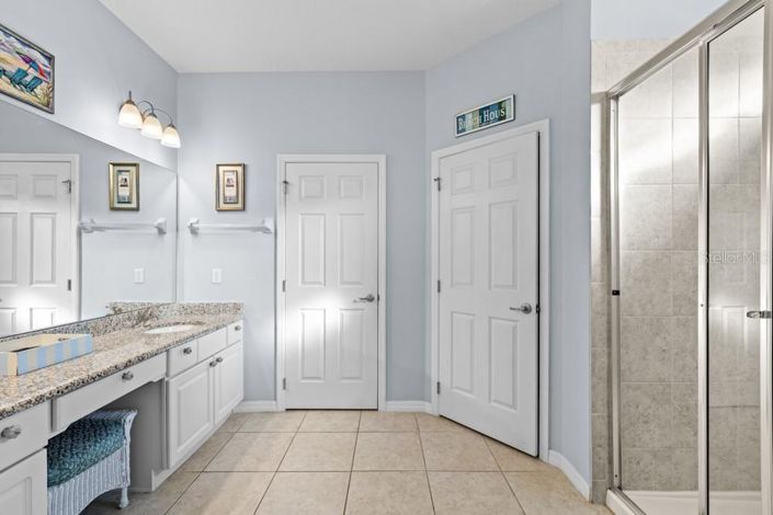 Image No.13-13 Bed Property for sale