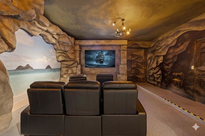 Image No.32-13 Bed Property for sale