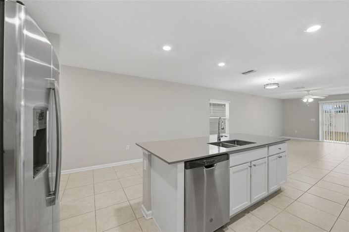 Image No.10-3 Bed Property for sale