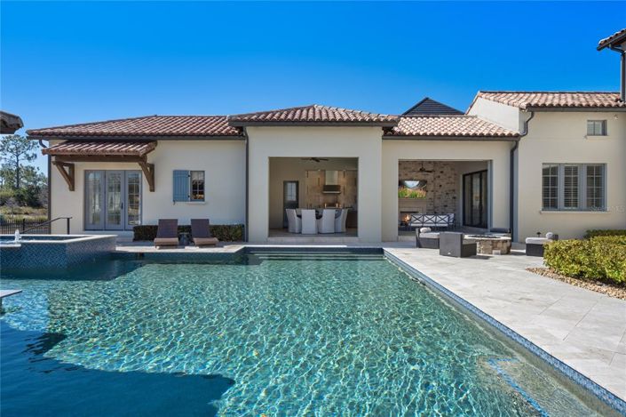 Image No.36-5 Bed Property for sale