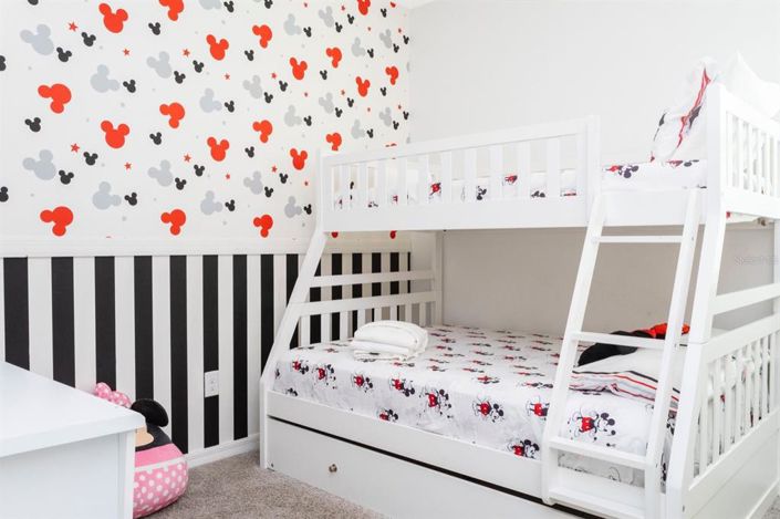 Image No.13-6 Bed Property for sale