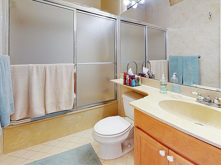 Image No.20-2 Bed Townhouse for sale