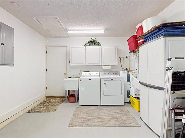 Image No.21-2 Bed Townhouse for sale