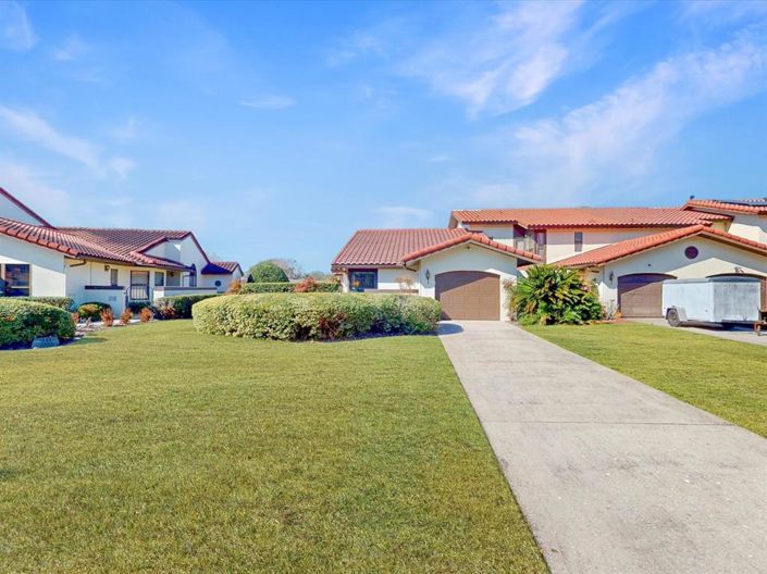 Image No.31-2 Bed Townhouse for sale