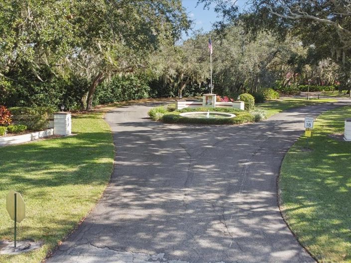 Image No.33-2 Bed Townhouse for sale