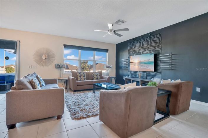 Image No.2-Propriété de 4 chambres à vendre à Davenport