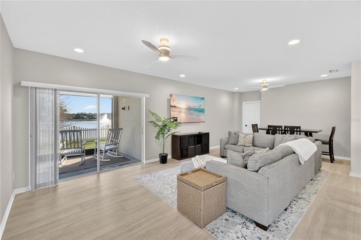 Image No.4-4 Bed Property for sale