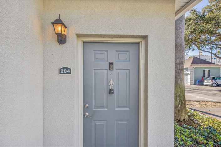 Image No.11-2 Bed Property for sale