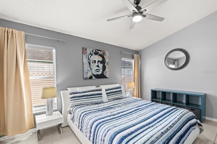 Image No.15-5 Bed Property for sale