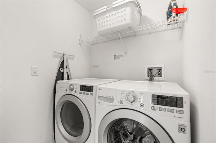 Image No.27-5 Bed Property for sale