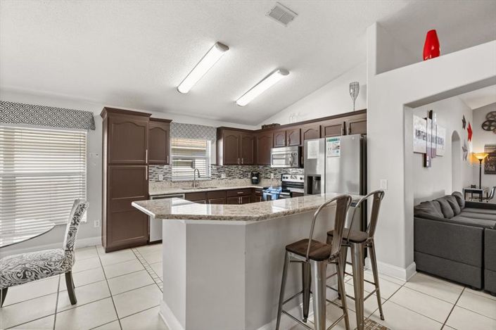 Image No.10-5 Bed Property for sale