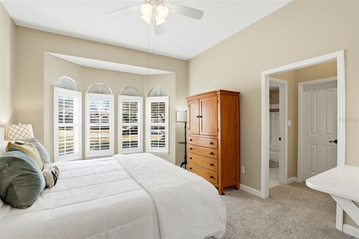 Image No.22-5 Bed Property for sale