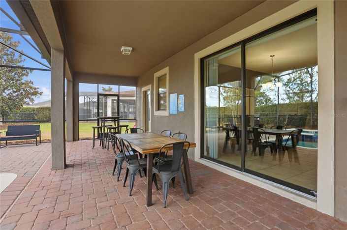 Image No.10-7 Bed Property for sale