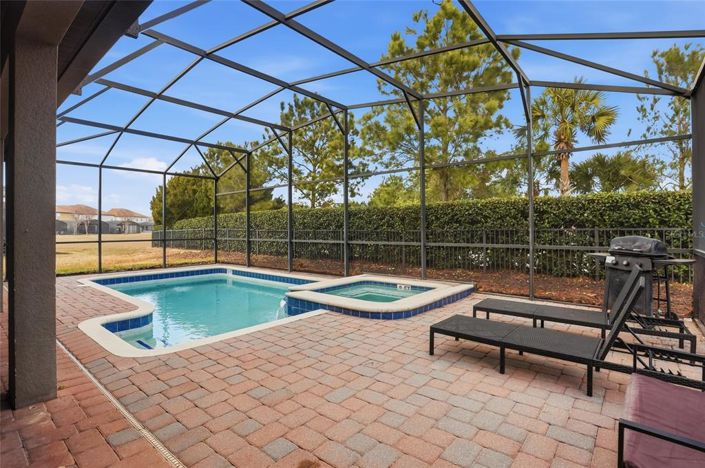 Image No.12-7 Bed Property for sale