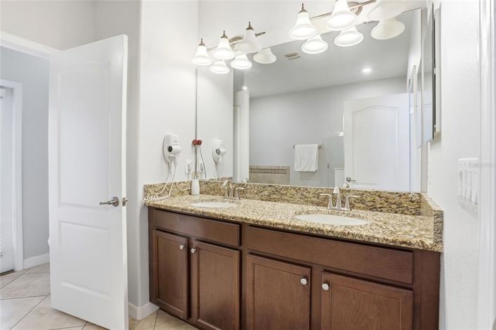 Image No.22-7 Bed Property for sale