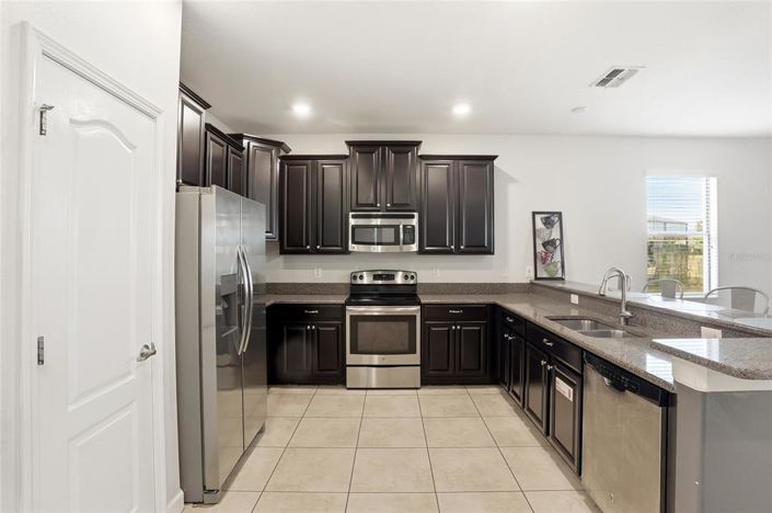 Image No.3-7 Bed Property for sale