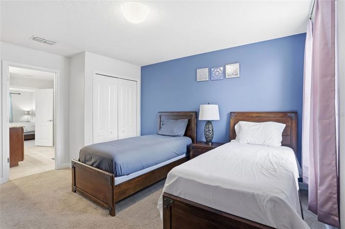 Image No.33-7 Bed Property for sale