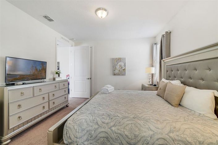 Image No.22-6 Bed Property for sale