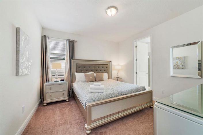 Image No.23-6 Bed Property for sale